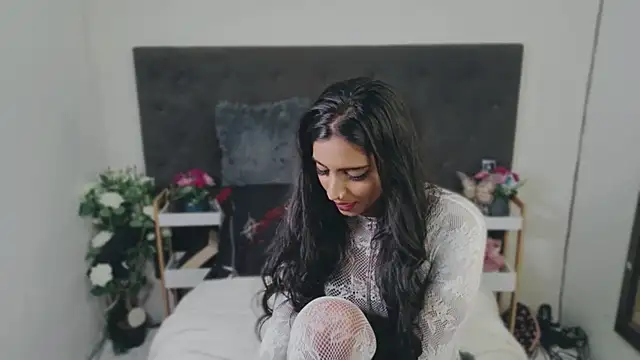 Delilah Blazee online show from 23, 6, 2026