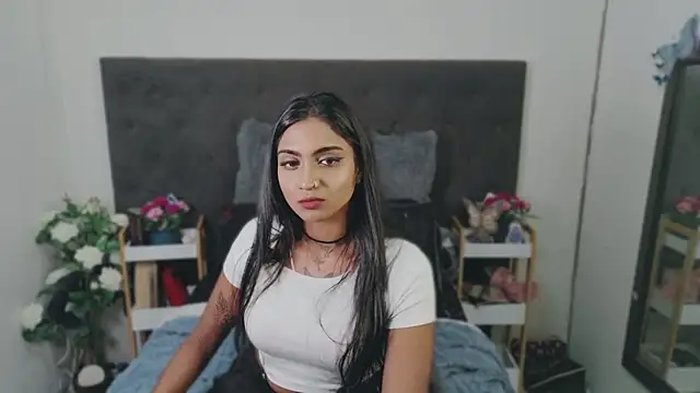 Delilah Blazee online show from 13, 7, 2026