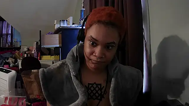 nickytheehawtie online show from 28, 4, 2026