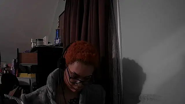 nickytheehawtie online show from 30, 4, 2026