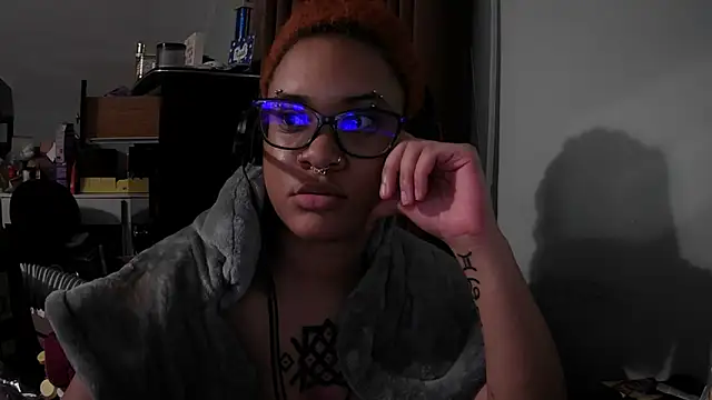 nickytheehawtie online show from 1, 5, 2026