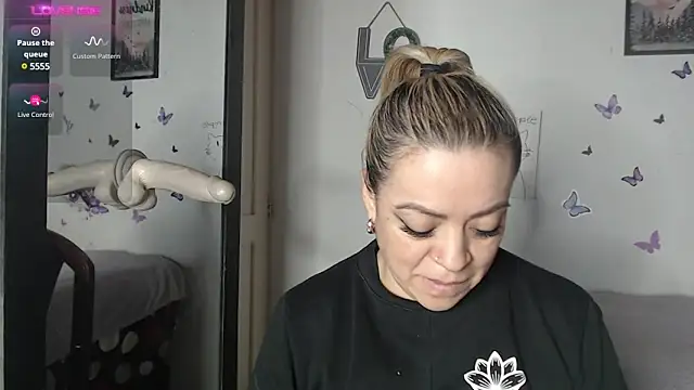 LIila28six online show from 13, 2, 2025