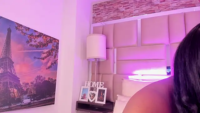 ShaniaBrownn online show from 19, 12, 2025