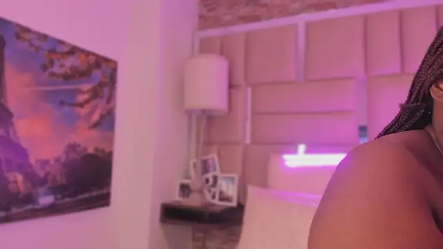ShaniaBrownn online show from 6, 6, 2026
