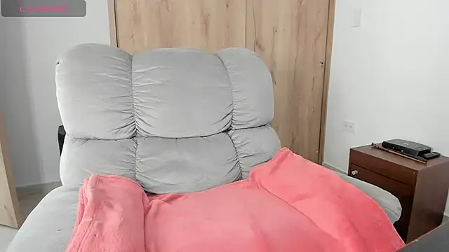 xspecialoomx online show from 4, 8, 2026