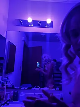 Snapshot of MyssFiji chatting on 4, 11, 2025 MyssFiji online show from 4, 11, 2025