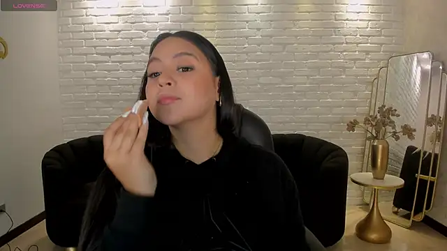 ToriCrossX online show from 8, 3, 2025