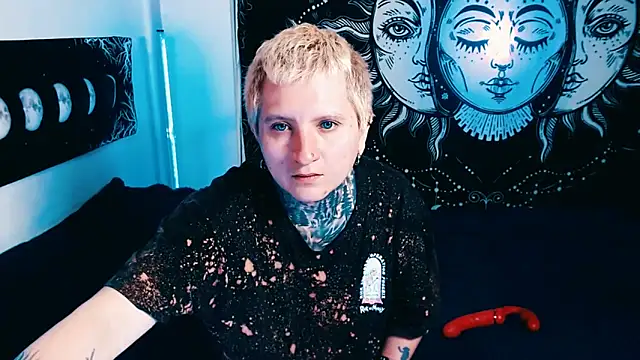 Marieblueeyes online show from 16, 2, 2026