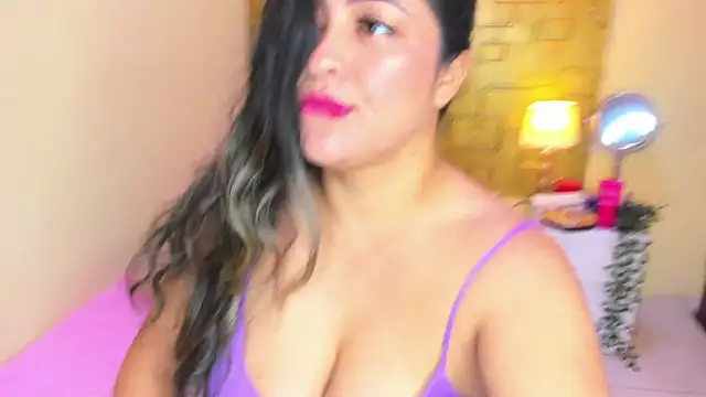 Snapshot of Julia_Haye chatting on 17, 5, 2026 Julia Haye online show from 17, 5, 2026