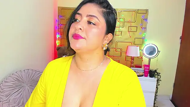 Snapshot of Julia_Haye chatting on 3, 6, 2026 Julia Haye online show from 3, 6, 2026