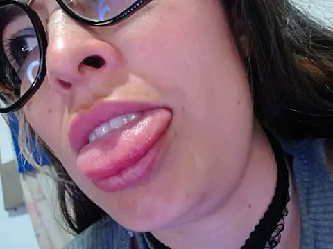 Alexandrasaenz online show from 4, 7, 2026