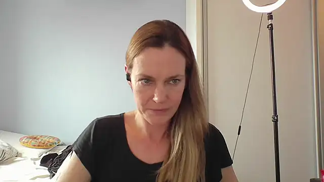 Annylove1 online show from 1, 12, 2025