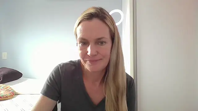 Annylove1 online show from 4, 2, 2026