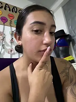 Hannahoff online show from 7, 3, 2025