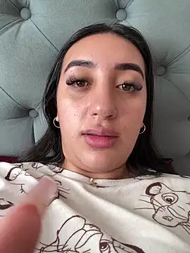 Snapshot of Hannahoff chatting on 14, 12, 2025 Hannahoff online show from 14, 12, 2025