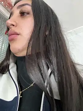 Snapshot of Hannahoff chatting on 17, 12, 2025 Hannahoff online show from 17, 12, 2025