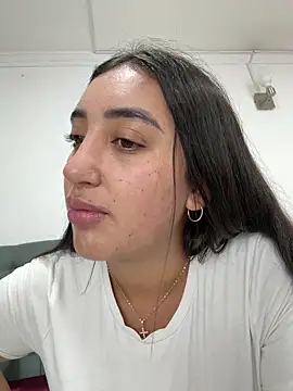 Snapshot of Hannahoff chatting on 6, 3, 2026 Hannahoff online show from 6, 3, 2026