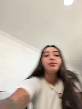 Snapshot of Hannahoff chatting on 6, 4, 2026 Hannahoff online show from 6, 4, 2026