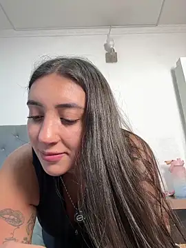 Snapshot of Hannahoff chatting on 22, 6, 2026 Hannahoff online show from 22, 6, 2026