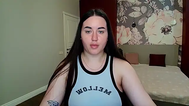 Roxie Bradley online show from 25, 6, 2026
