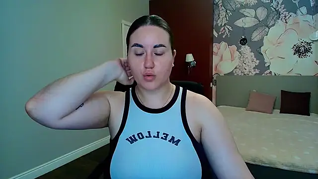 Roxie Bradley online show from 29, 6, 2026