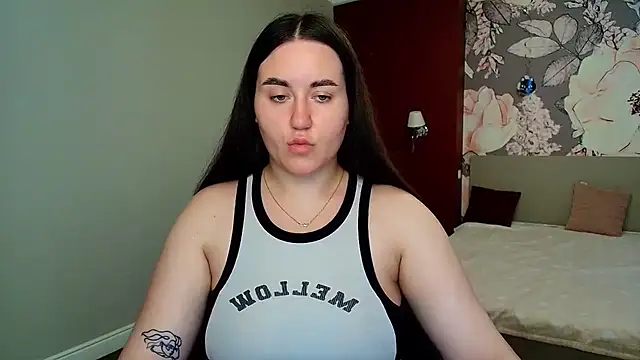 Roxie Bradley online show from 8, 7, 2026