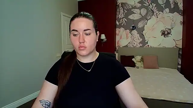 Roxie Bradley online show from 22, 7, 2026