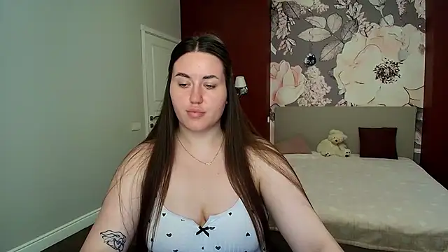 Roxie Bradley online show from 30, 7, 2026