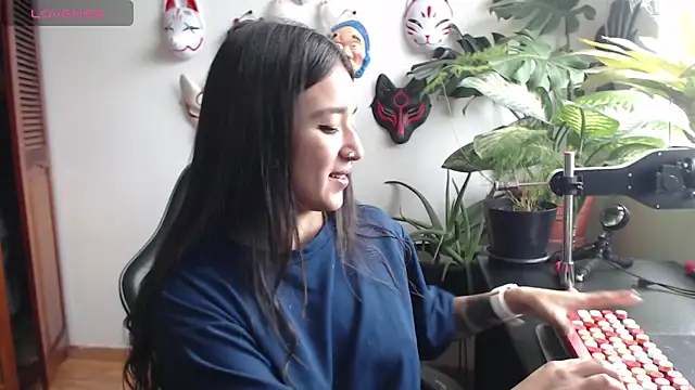 cat salo online show from 4, 3, 2025