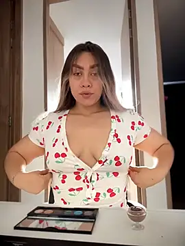 Im sophiie online show from 26, 6, 2026