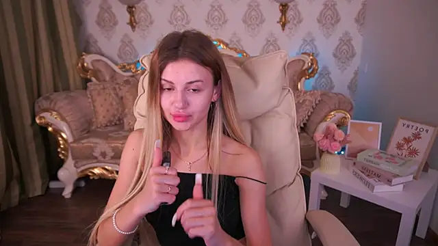 Lili Danger online show from 2, 12, 2024