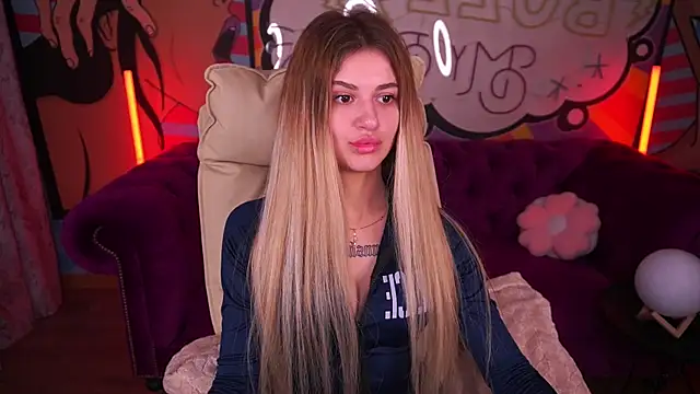 Lili Danger online show from 10, 12, 2024