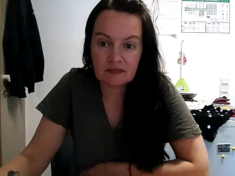 LoveNBloom online show from 25, 5, 2026