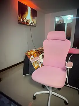 Miaparkerss  online show from 30, 10, 2025