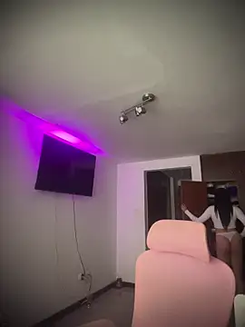 Miaparkerss  online show from 17, 3, 2026