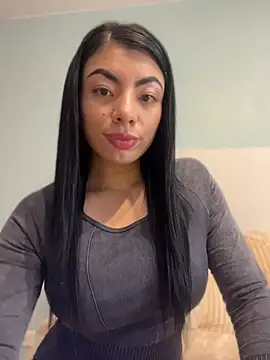 Miaparkerss  online show from 8, 5, 2026