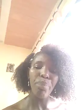 Snapshot of AlmaSean chatting on 20, 9, 2025 AlmaSean online show from 20, 9, 2025