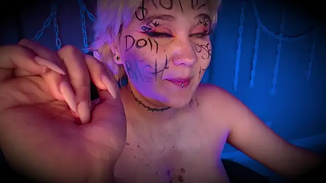 Laura takint online show from 28, 2, 2025