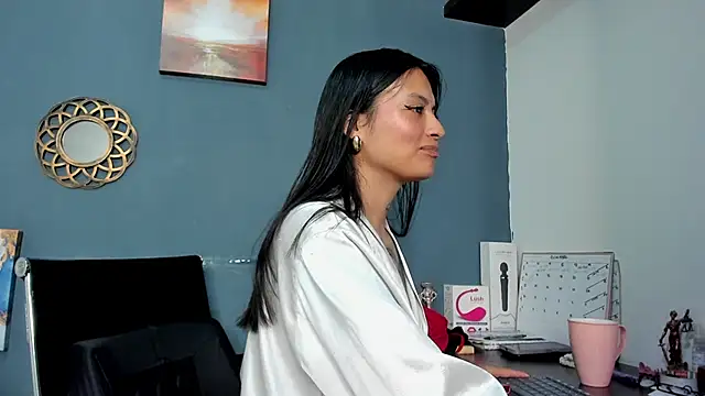Snapshot of nia__white chatting on 17, 12, 2024 nia  white online show from 17, 12, 2024