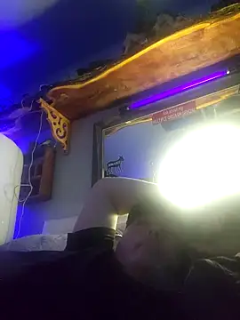 Hotredheadandtoungelasher online show from 3, 5, 2026