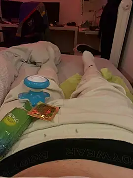 Snapshot of Luishorny19 chatting on 15, 2, 2025 Luishorny19 online show from 15, 2, 2025