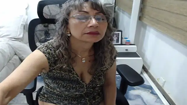 Snapshot of jesy_hot chatting on 18, 5, 2026 jesy hot online show from 18, 5, 2026