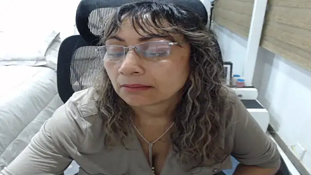 Snapshot of jesy_hot chatting on 15, 6, 2026 jesy hot online show from 15, 6, 2026