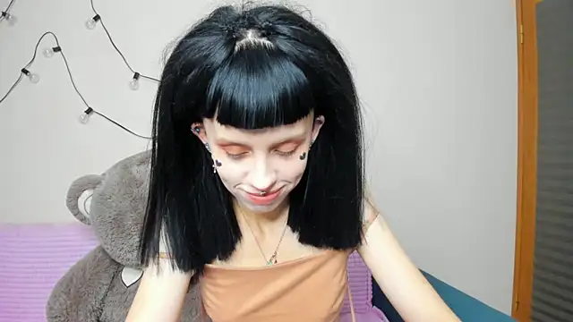 Snapshot of FlowerOfSin2001 chatting on 13, 9, 2025 FlowerOfSin2001 online show from 13, 9, 2025