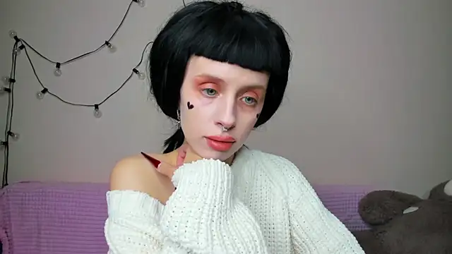 Snapshot of FlowerOfSin2001 chatting on 10, 10, 2025 FlowerOfSin2001 online show from 10, 10, 2025