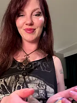 Snapshot of courtneyoccult chatting on 25, 9, 2025 courtneyoccult online show from 25, 9, 2025