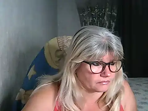 Snapshot of Diana_49 chatting on 28, 9, 2025 Diana 49 online show from 28, 9, 2025