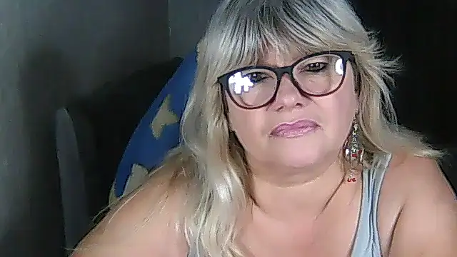 Snapshot of Diana_49 chatting on 1, 11, 2025 Diana 49 online show from 1, 11, 2025