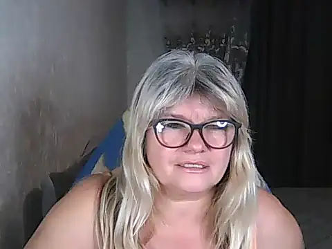 Snapshot of Diana_49 chatting on 5, 11, 2025 Diana 49 online show from 5, 11, 2025