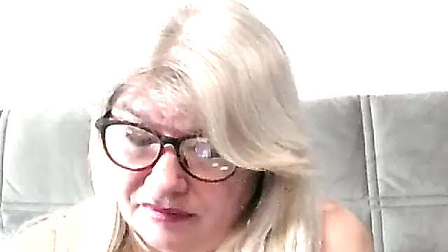 Snapshot of Diana_49 chatting on 1, 2, 2026 Diana 49 online show from 1, 2, 2026